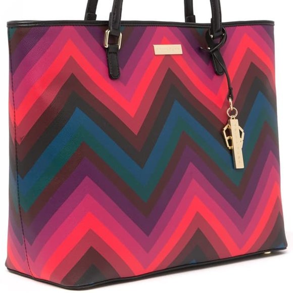 Trina Turk Handbags - TRINA TURK CHEVRON CENTER ZIP POCKET TOTE BAG**NEW